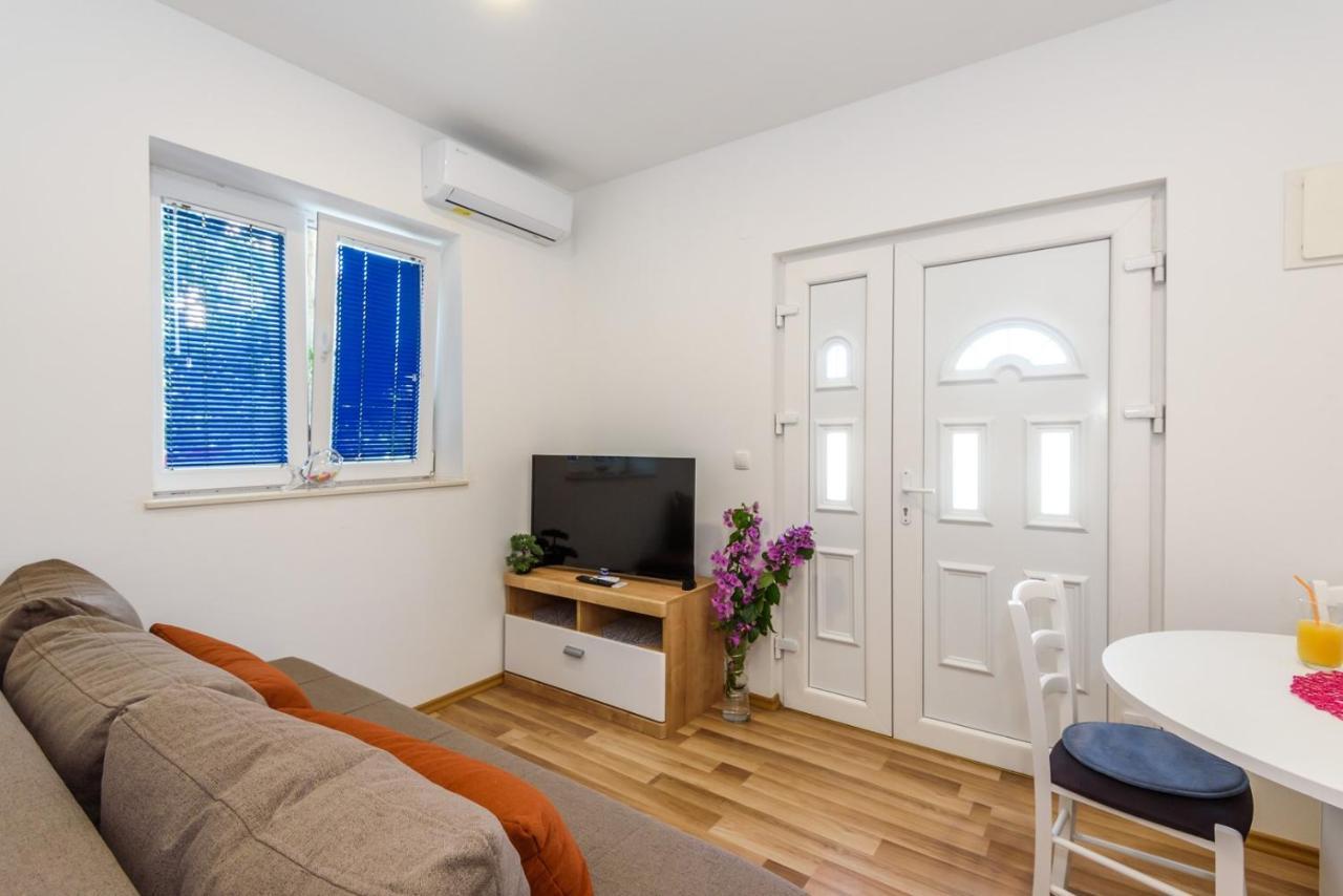 Apartment Dego Near Ploce, Riverfront, Parking Rogotin Kültér fotó